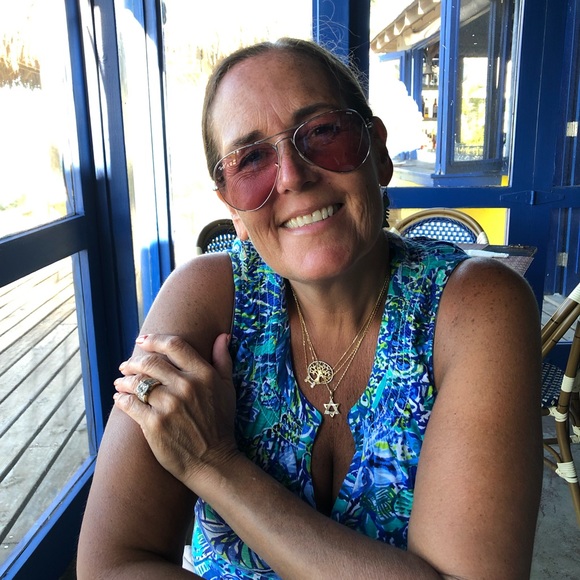 Meet your Posher, Jennifer - Picture 1 of 1